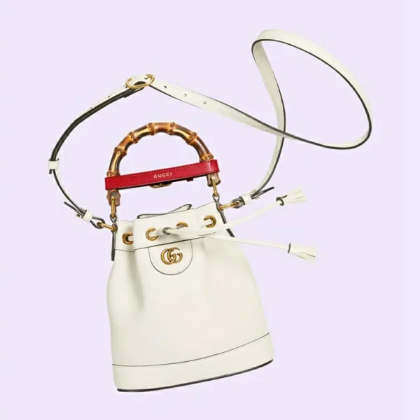 GUCCI Diana Mini Bucket Bag - Hvidt læder